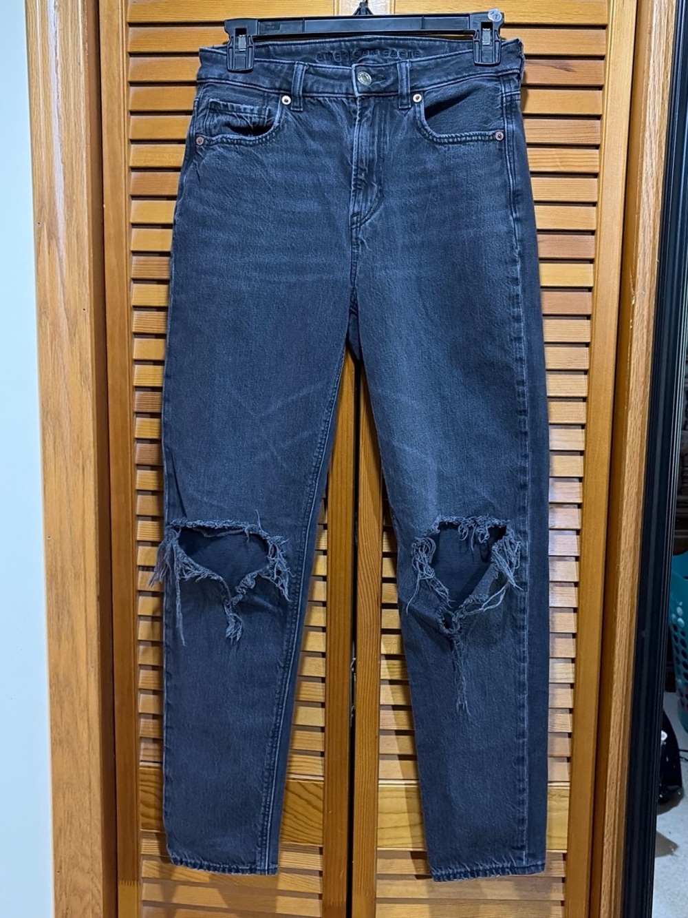 American Eagle Outfitters Mom Jeans Size 2 Washed Black